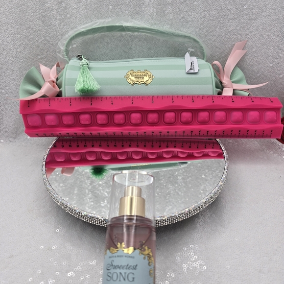 Bath and Body Works Candy Striped Cosmetic Bag & Sweetest Song 2 Piece Bundle - Picture 12 of 13